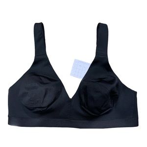 True & Co Unlined Wirefree Back Closure Convertible Bra Black Medium